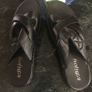 Leather sandals shoe no box included